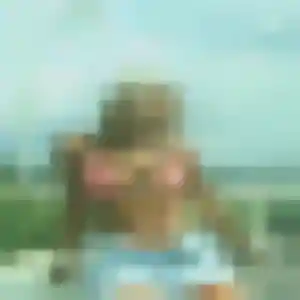 Dina, 26 ans, en ligne à Allouis pour un plan cul