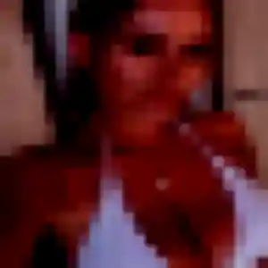 Contacte Janine, 25 ans à Arbanats en privé