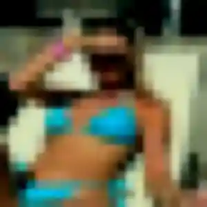 Salima (38 ans) à Arcangues propose une rencontre ce soir