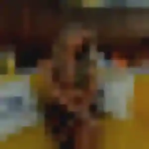 Ulrike (38 ans) à Arces attend une rencontre ce soir