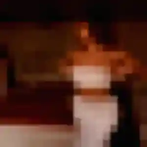 Photo de Nora à Ayron (44 ans) - plan cul anonyme