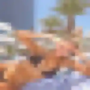 Rejoins Ambre, 32 ans à Bicqueley en privé