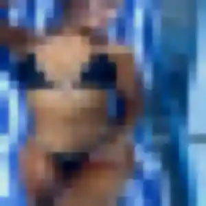 Rencontre Viviane, 23 ans à Blain en privé