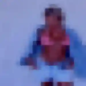 Romina (39 ans) à Bois-Guillaume attend un plan cul maintenant