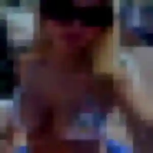 Bertille, fille de 32 ans cherche plan cul à Brens