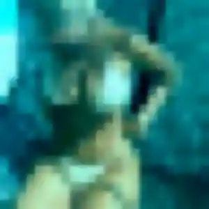 Photo de Valentina à Broué (27 ans) - plan cul discret