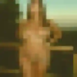 Sofia, 27 ans, connectée à Brux pour une rencontre coquine