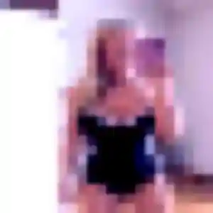 Josephine (27 ans) à Caves propose une rencontre maintenant