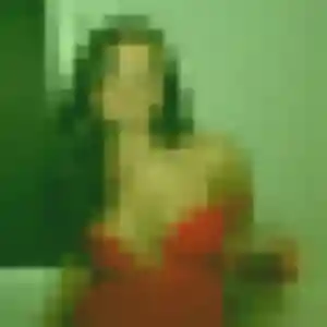 Ursula, 27 ans, disponible à Charbonnières-les-Varennes pour une rencontre coquine