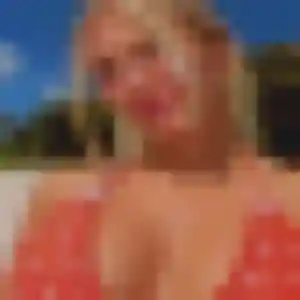 Typhaine, 32 ans, connectée à Charrin pour une rencontre coquine