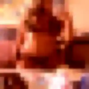 Lily, femme de 24 ans cherche plan cul à Condom