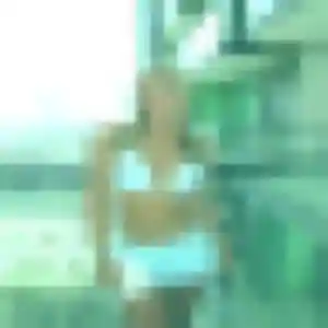 Contacte Marie-Helene, 27 ans à Créhen en privé