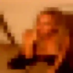 Charmante Nadia, 25 ans à Creissels - voir sa photo