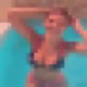 Découvre Cyrielle, 40 ans à Deluz en privé