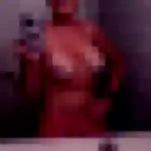 Photo de Zara à Domène (31 ans) - plan cul discret