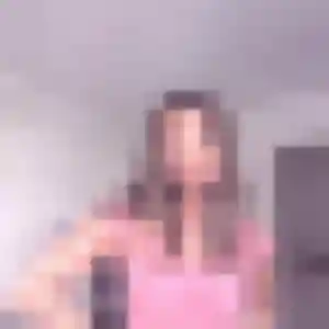 Eva, 22 ans, dispo pour plan cul à Elliant