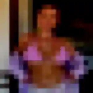 Jolie Karine, 23 ans à Eysus - la contacter