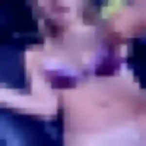 Geraldine (22 ans) à Flêtre attend une rencontre rapidement