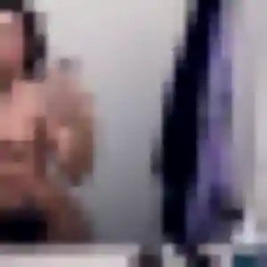 Contacte Justine, 26 ans à Fleury en privé