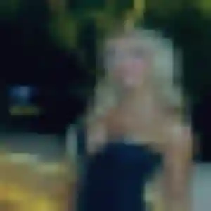 Delphine (43 ans) à Fleury propose un plan cul ce soir