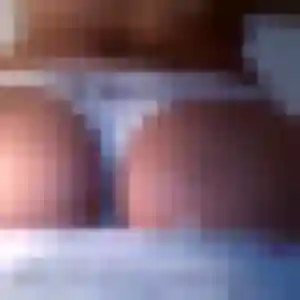 Dina, fille de 24 ans veut plan cul à Fougères