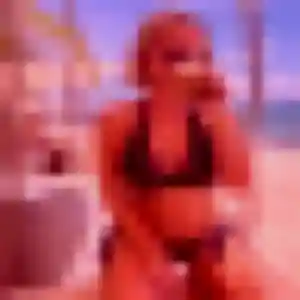 Découvre Laure, 22 ans à Freneuse en privé