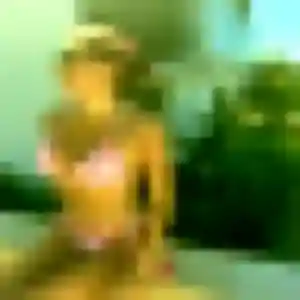 Belle Elsa, 22 ans à Haraucourt - voir sa photo