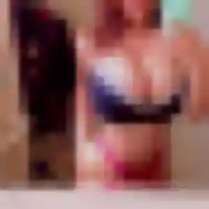 Rachida, 44 ans, connectée à Héricourt pour une rencontre coquine