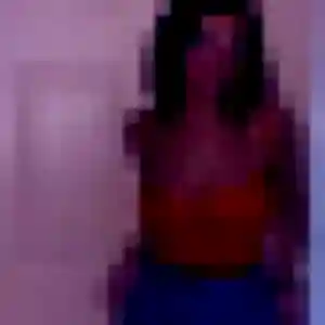 Dina, 23 ans, en ligne à Laives pour un plan cul