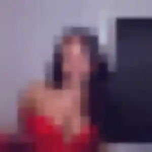 Luna, 40 ans, connectée à Landry pour un plan cul
