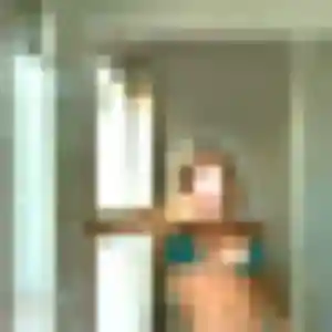 Eva de Larra, 35 ans - plan cul discret