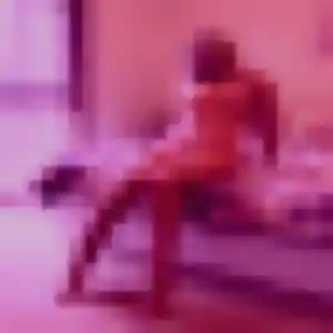 Faustine, 34 ans, connectée à Larré pour une rencontre coquine