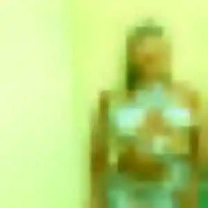 Madeleine, 34 ans, en ligne à Larringes pour un plan cul