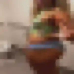 Photo de Lola à Le Bardon (32 ans) - plan cul sans inscription
