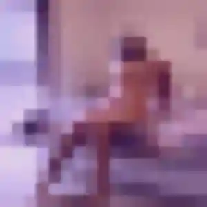 Photo de Giulia à Le Manoir (33 ans) - plan cul gratuit