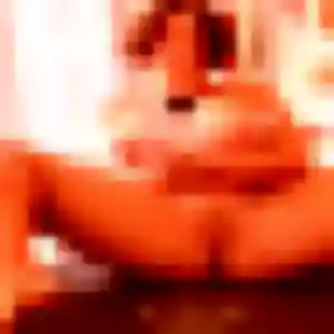 Perrine, femme de 32 ans propose plan cul à Les Granges-le-Roi