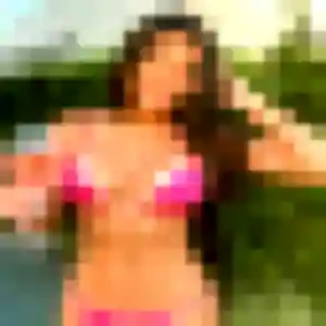 Noura, 22 ans, disponible à Luttange pour une rencontre coquine