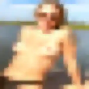 Philippine, 35 ans, connectée à Maureilhan pour un plan cul