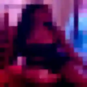 Karen, 25 ans, en ligne à Médis pour une rencontre coquine