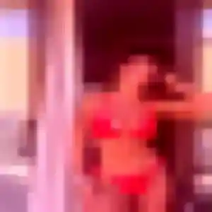 Amira, femme de 22 ans propose plan cul à Molac