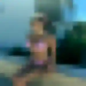 Photo de Elodie à Moliens (25 ans) - plan cul discret