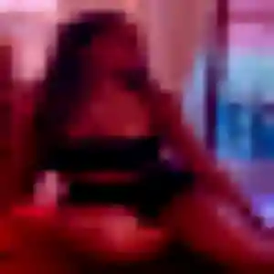 Photo privée de Ines, 26 ans à Mont-Saint-Aignan - plan discret