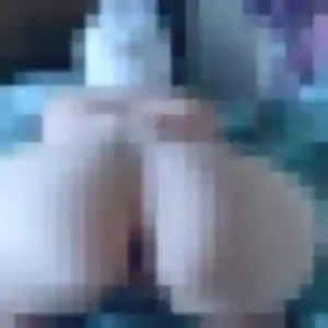 Elvire, 23 ans, disponible à Moyrazès pour un plan cul