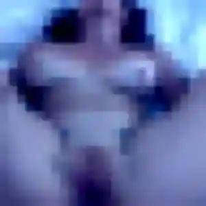 Janine (24 ans) à Nages-et-Solorgues cherche un plan cul maintenant