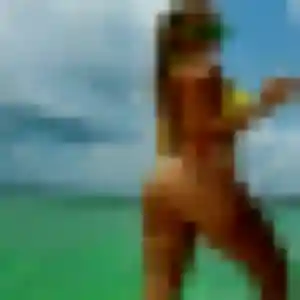 Mia de Neau, 29 ans - plan cul discret