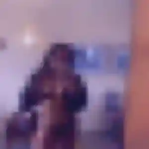 Charmante Samantha, 32 ans à Neffes - découvrir son profil
