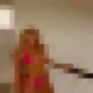 Typhaine, femme de 29 ans propose plan cul à Pléchâtel