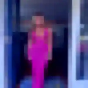Lina, 23 ans, en ligne à Pleyben pour une rencontre coquine