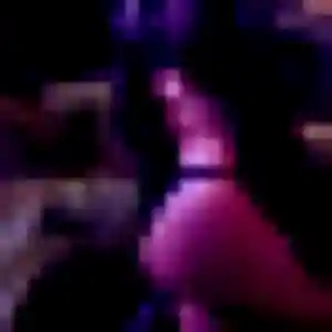 Mila, femme de 27 ans propose plan cul à Poncins