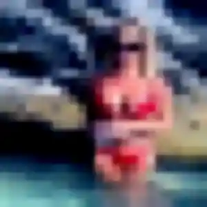 Charmante Chiara, 33 ans à Quiberon - voir sa photo